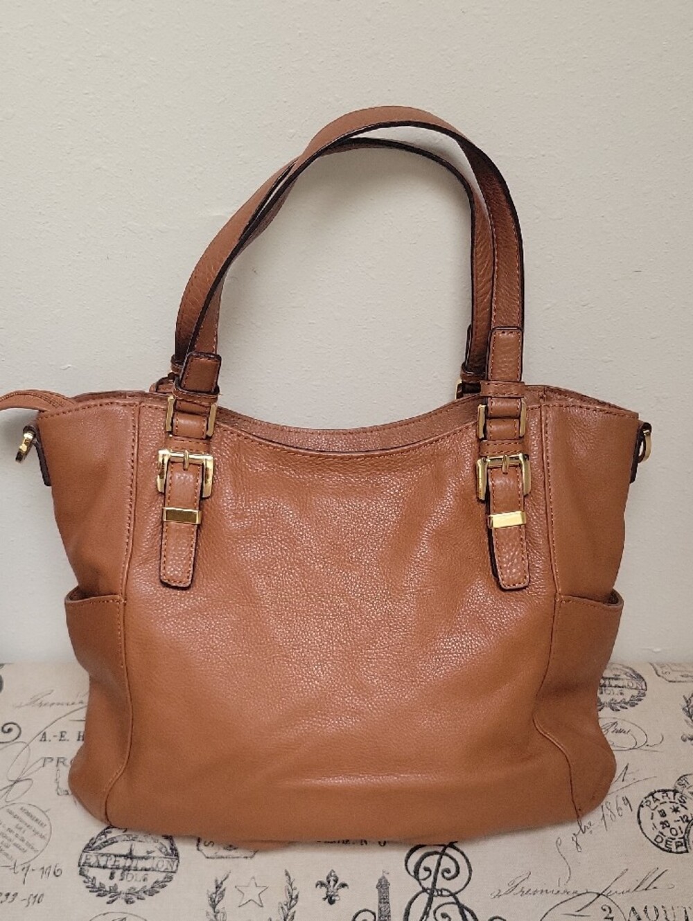 Michael Kors Brown Leather Shoulder Bag with Gold Hardware - Picture 5 of 8